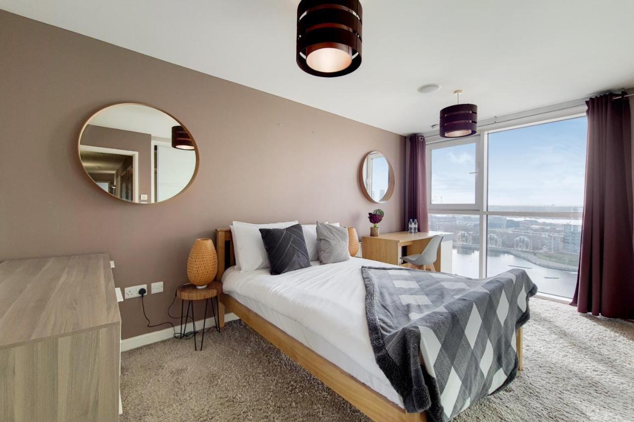 Deluxe Three Bedroom Apartment By London Excel Stays Kültér fotó